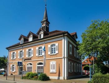 Altes Rathaus, im Vordergrund der Alte Waage-Platz