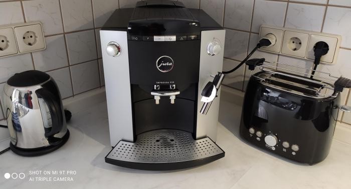 Kaffeemaschine, Wasserkocher und Toaster